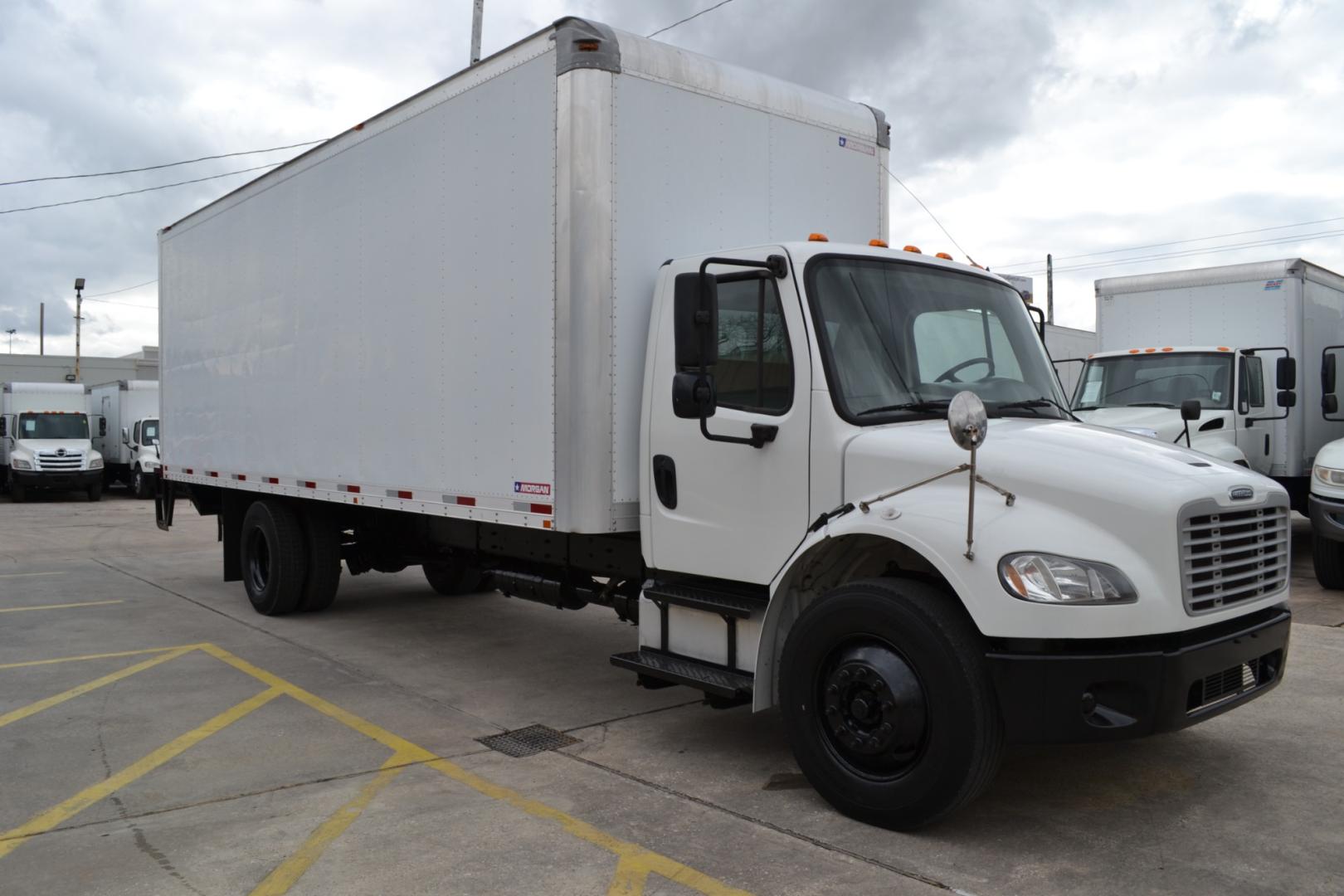 2014 WHITE /BLACK FREIGHTLINER M2-106 with an CUMMINS ISB 6.7L 240HP engine, ALLISON 2100HS AUTOMATIC transmission, located at 9172 North Fwy, Houston, TX, 77037, (713) 910-6868, 29.887470, -95.411903 - Photo#2